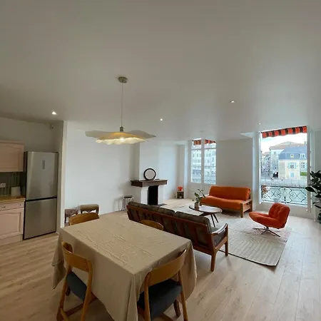 Apartman In The Heart Of Bayonne, Overlooking The Nive